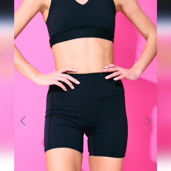 NWT Terez $75 Auction Booty Shorts in Jet Black - Picture 4 of 6